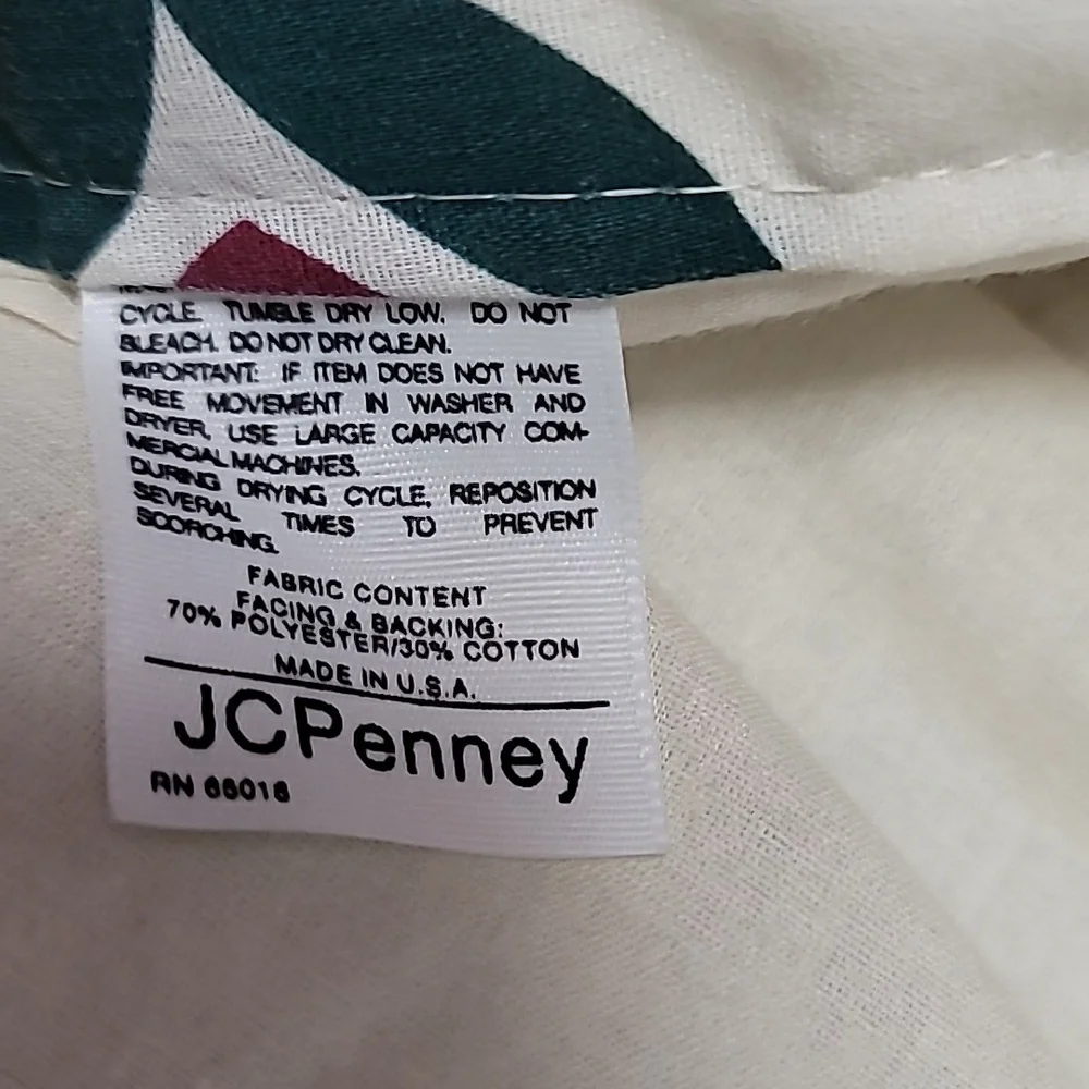 Berkshire Quilt Pattern Comforter, JCPenney's Preloved‎